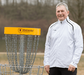 Ü 50-Nationalspieler Wolfgang Kraus (Discgolfacademy Trebur) forderte die jungen Discgolfer.