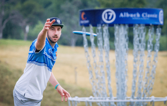 Der ehemalige Deutsche Meister Dominik Stampfer ist auf seinem Heimkurs klar favorisiert. (Foto: Dennis Stampfer)